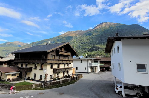 Photo 12 - 2 bedroom Apartment in Längenfeld with garden and mountain view