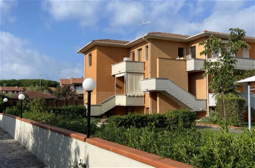 Foto 3 - Appartamento con 2 camere da letto a Rosignano Marittimo con vista mare