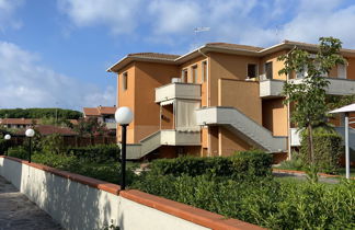 Photo 3 - 2 bedroom Apartment in Rosignano Marittimo with garden