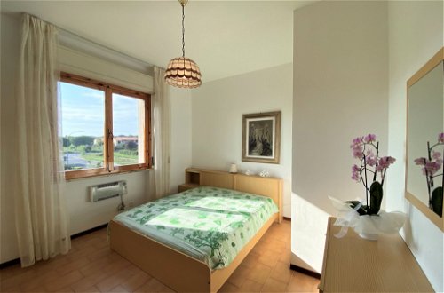 Foto 18 - Apartment mit 2 Schlafzimmern in Rosignano Marittimo mit blick aufs meer