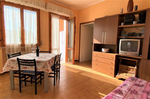Foto 8 - Appartamento con 2 camere da letto a Rosignano Marittimo con vista mare