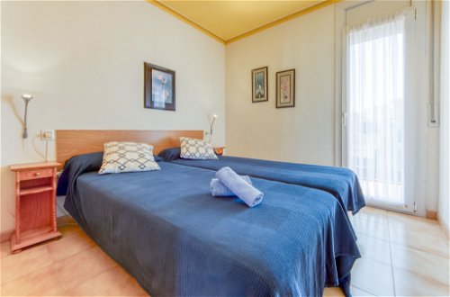 Photo 13 - Appartement de 2 chambres à Castelló d'Empúries avec terrasse et vues à la mer