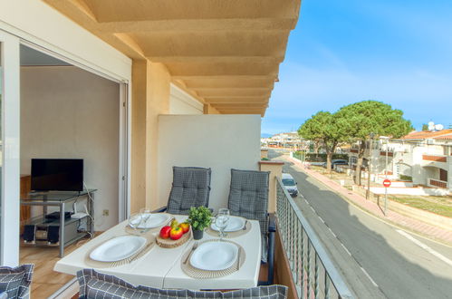 Photo 19 - 2 bedroom Apartment in Castelló d'Empúries with terrace and sea view