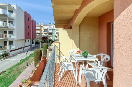 Foto 21 - Appartamento con 2 camere da letto a Castelló d'Empúries con terrazza e vista mare