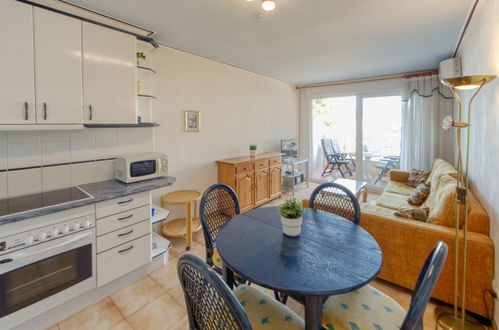 Photo 8 - 2 bedroom Apartment in Castelló d'Empúries with terrace and sea view