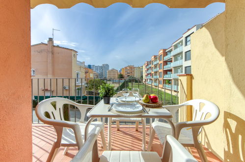 Photo 16 - 2 bedroom Apartment in Castelló d'Empúries with terrace and sea view