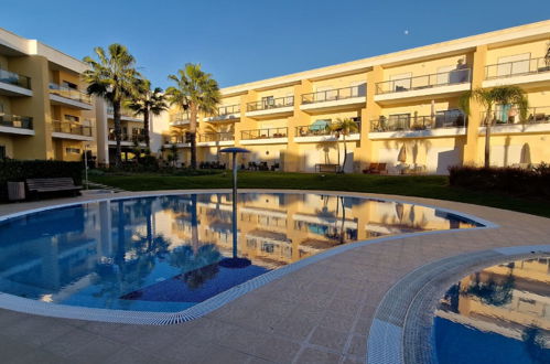 Foto 1 - Appartamento con 2 camere da letto a Albufeira con piscina e giardino