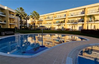 Foto 1 - Apartamento de 2 habitaciones en Albufeira con piscina y vistas al mar