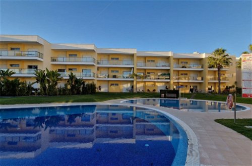 Foto 25 - Apartamento de 2 habitaciones en Albufeira con piscina y vistas al mar