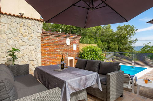 Photo 6 - Maison de 2 chambres à Dobrinj avec piscine privée et jardin