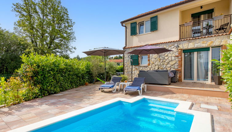 Photo 1 - Maison de 2 chambres à Dobrinj avec piscine privée et jardin