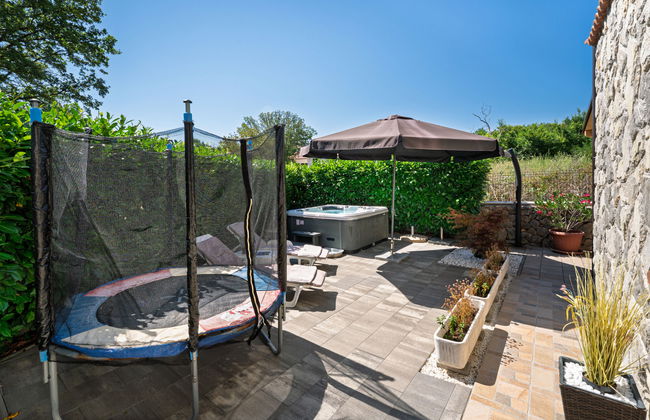 Casa de 3 quartos em Dobrinj com piscina privada e jardim - Foto 34