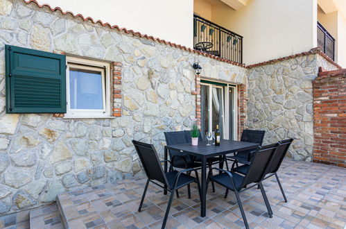 Photo 18 - 2 bedroom House in Dobrinj with private pool and sea view