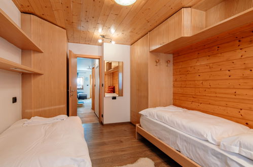 Foto 15 - Appartamento con 3 camere da letto a Canazei con vista sulle montagne