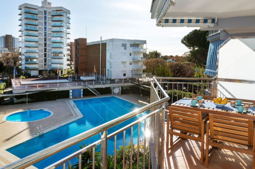 Foto 18 - Apartamento de 2 habitaciones en Castell-Platja d'Aro con piscina y vistas al mar