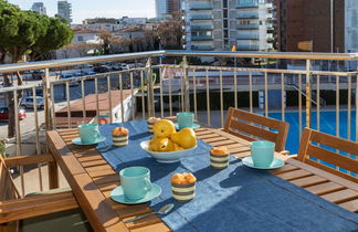 Foto 2 - Apartamento de 2 habitaciones en Castell-Platja d'Aro con piscina y vistas al mar