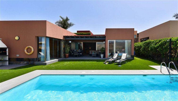 Photo 1 - 2 bedroom House in San Bartolomé de Tirajana with private pool and sea view