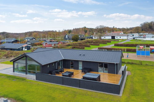 Foto 5 - Casa de 5 habitaciones en Sjølund con terraza y bañera de hidromasaje