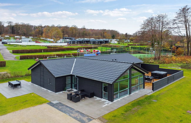 Casa de 5 quartos em Sjølund com terraço e banheira de hidromassagem - Foto 1