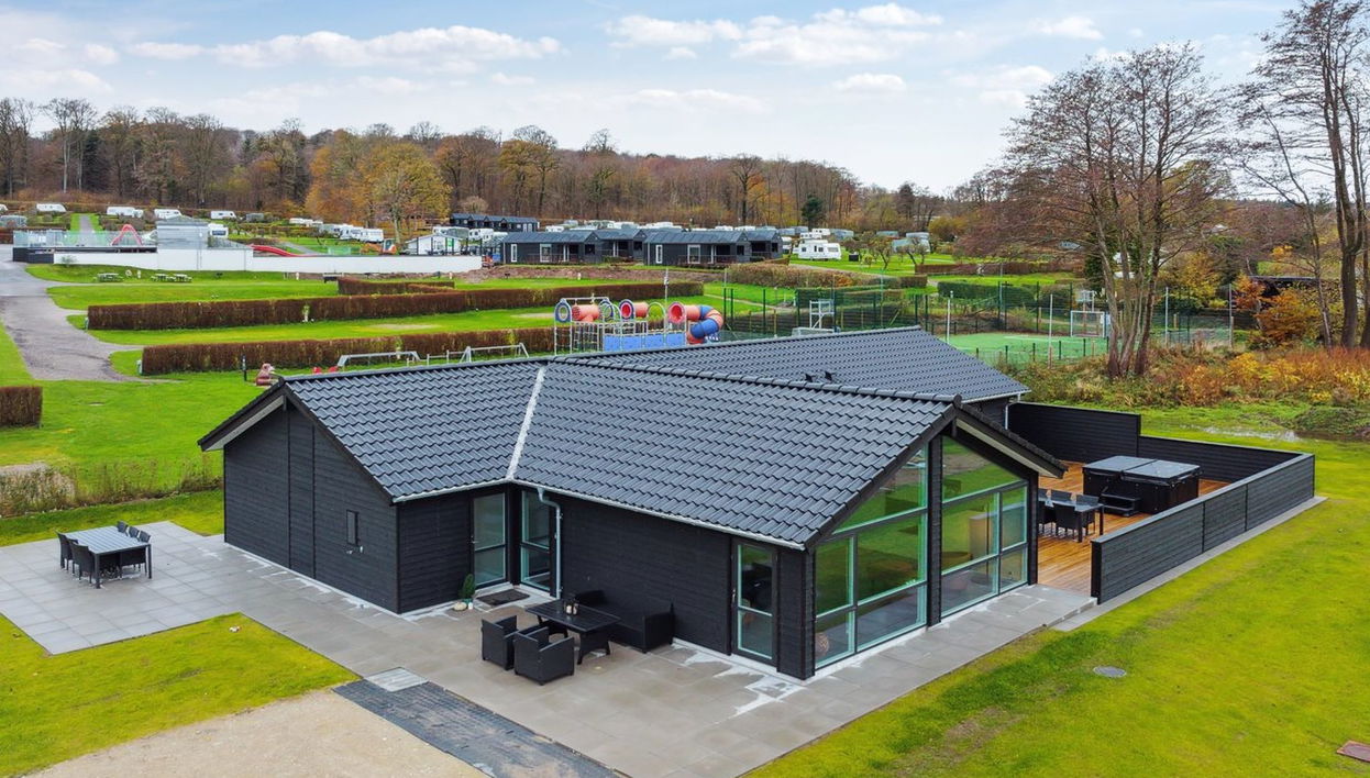 Casa de 5 quartos em Sjølund com terraço e banheira de hidromassagem - Foto 1