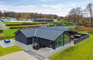 Foto 1 - Casa de 5 habitaciones en Sjølund con terraza y bañera de hidromasaje