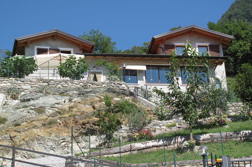 Foto 3 - Casa de 2 habitaciones en Gravedona ed Uniti con jardín y terraza