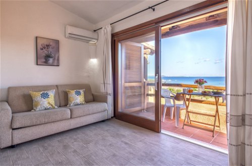 Foto 5 - Apartamento de 1 habitación en Golfo Aranci con piscina y vistas al mar