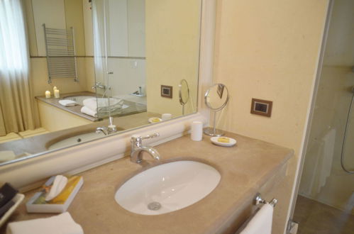 Foto 16 - Apartment mit 2 Schlafzimmern in San Casciano dei Bagni mit schwimmbad und garten