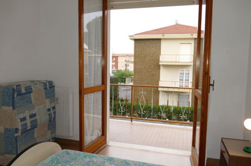 Foto 4 - Apartamento de 1 quarto em Diano Marina com vistas do mar