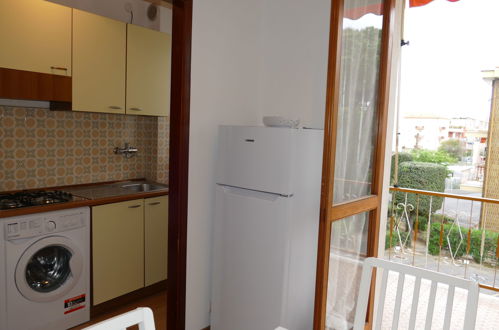 Foto 10 - Apartamento de 1 habitación en Diano Marina con vistas al mar
