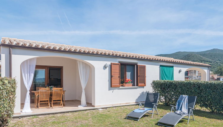 Photo 1 - Maison de 1 chambre à Badesi avec piscine et vues à la mer