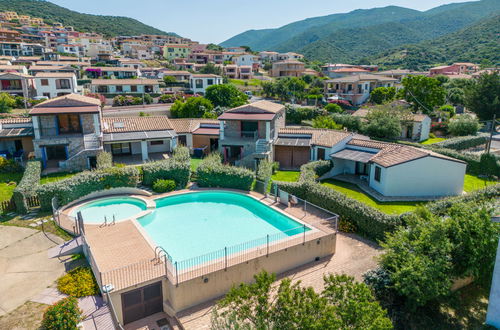 Foto 5 - Casa de 1 quarto em Badesi com piscina e jardim