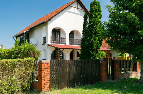 Foto 27 - Casa con 6 camere da letto a Balatonfenyves con piscina privata e terrazza