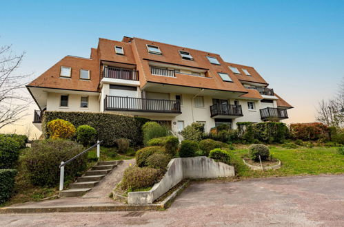 Foto 17 - Apartamento de 2 habitaciones en Cabourg con vistas al mar