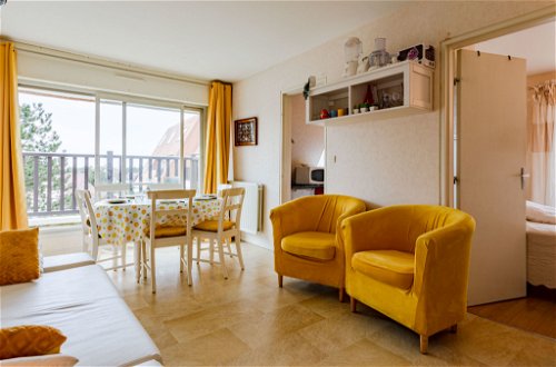 Photo 3 - Appartement de 2 chambres à Cabourg avec vues à la mer
