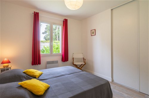 Foto 12 - Casa con 3 camere da letto a Vaux-sur-Mer con giardino e vista mare