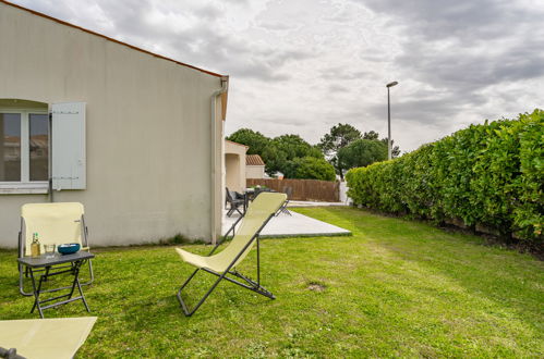 Foto 17 - Casa con 3 camere da letto a Vaux-sur-Mer con giardino e vista mare