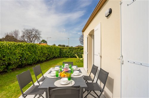 Foto 21 - Casa de 3 quartos em Vaux-sur-Mer com jardim e vistas do mar