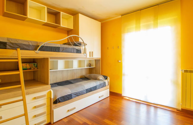 Casa de 4 quartos em Ardea com jardim - Foto 18