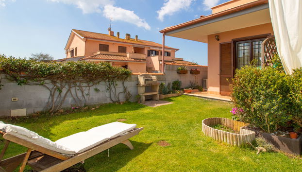 4 bedroom House in Ardea with garden - Photo 2