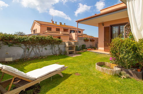 Photo 2 - Maison de 3 chambres à Ardea avec jardin