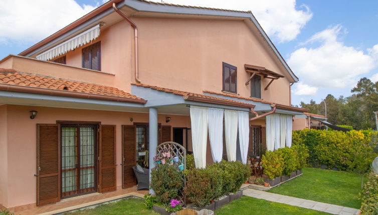 Photo 1 - Maison de 3 chambres à Ardea avec jardin et vues à la mer