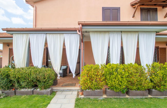 Casa de 4 quartos em Ardea com jardim - Foto 4