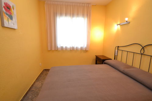 Foto 5 - Appartamento con 2 camere da letto a Salou con piscina e vista mare