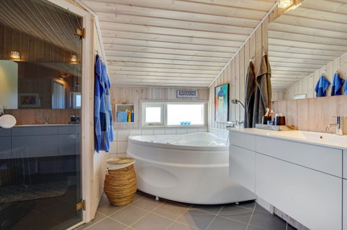 Foto 19 - Casa de 3 quartos em Harrerenden com terraço e sauna