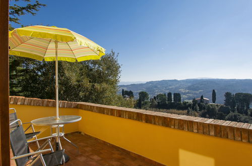 Photo 9 - Maison de 3 chambres à Riparbella avec jardin et terrasse