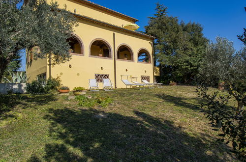 Foto 1 - Casa con 3 camere da letto a Riparbella con giardino e terrazza