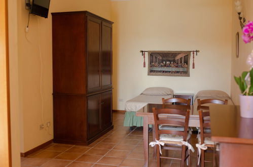 Foto 22 - Apartment mit 1 Schlafzimmer in Cerreto Guidi mit schwimmbad und garten
