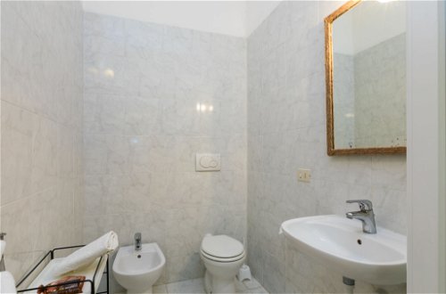 Foto 19 - Apartment mit 1 Schlafzimmer in Cerreto Guidi mit schwimmbad und garten