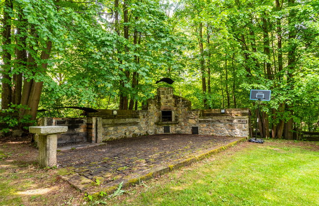 Casa de 6 quartos em Člunek com piscina privada e jardim - Foto 40